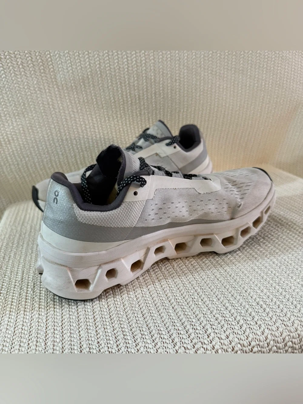 On Cloudmonster Women’s Size 8.5 White Gray Running Shoes CloudTec EU 40 Read - Picture 2 of 10